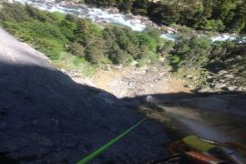 Pied de la cascade, 120m au dessus du sol... Pyrénées - Espagne